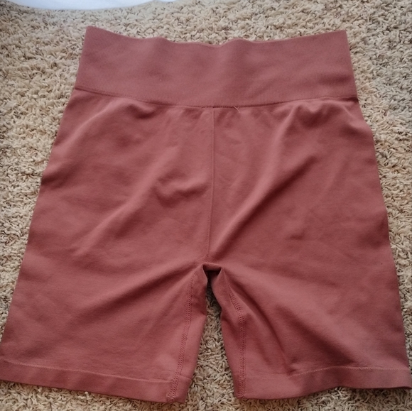 3/ $25 Cute Like New Workout Tights Shorts - Picture 4 of 4